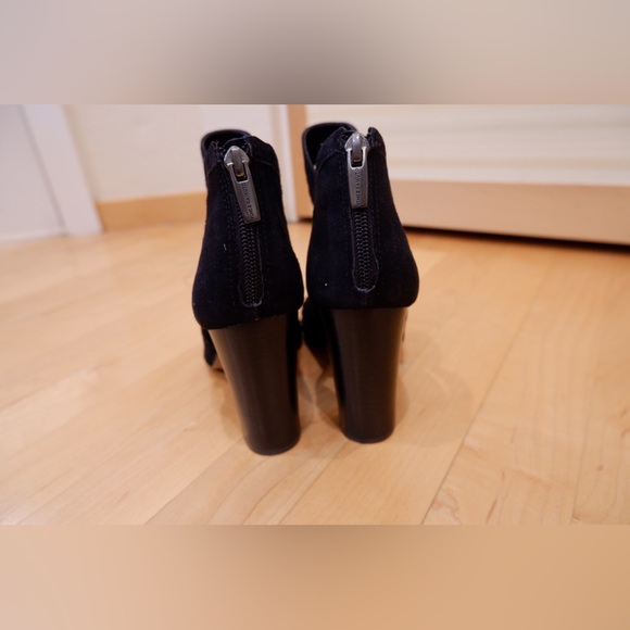 Vince Camuto Cranita Booties - Picture 7 of 9